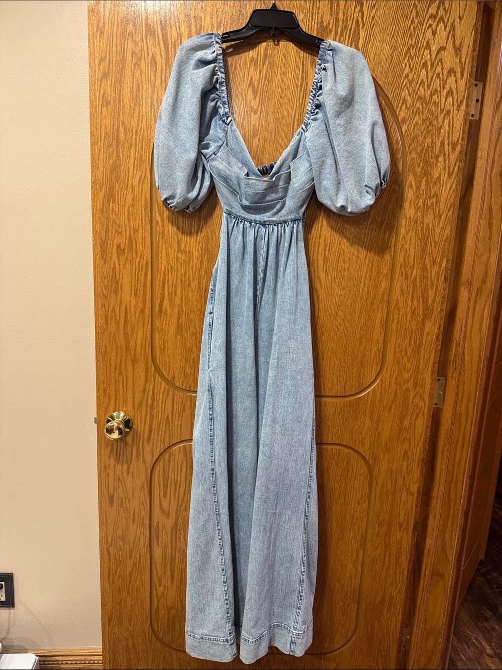 Light Blue Puff-Sleeve Maxi Dress